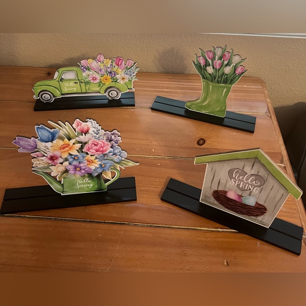 Wood Hello Spring Tabletop Decor